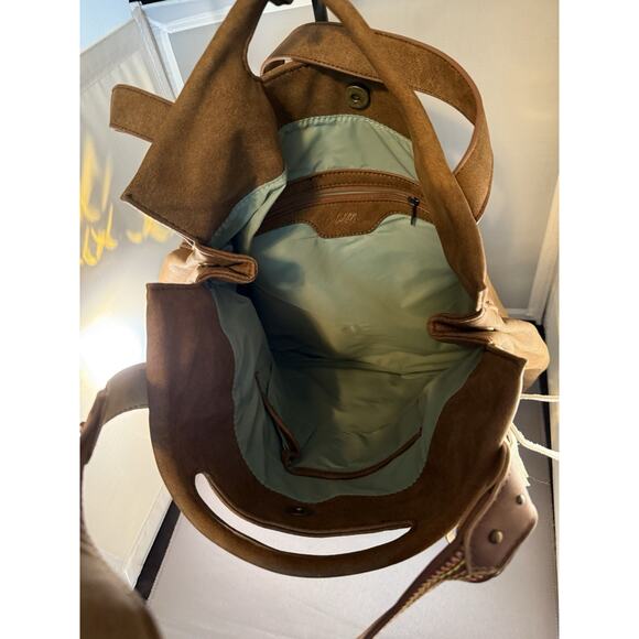 Western Catchfly Extra Large, Fringe Studded Tote Bag - Picture 4 of 4